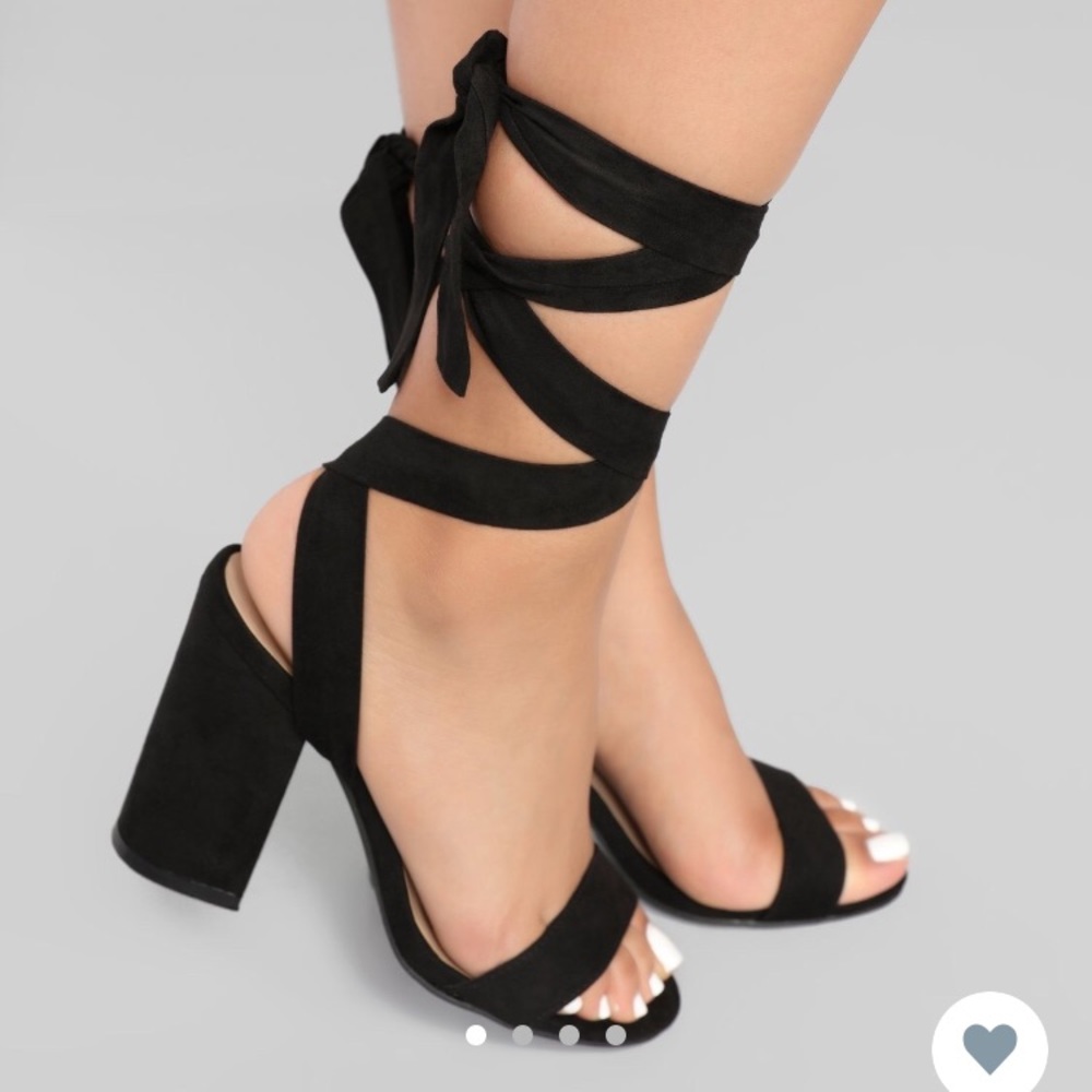 Unworn Fashion nova “treat me like that” heels